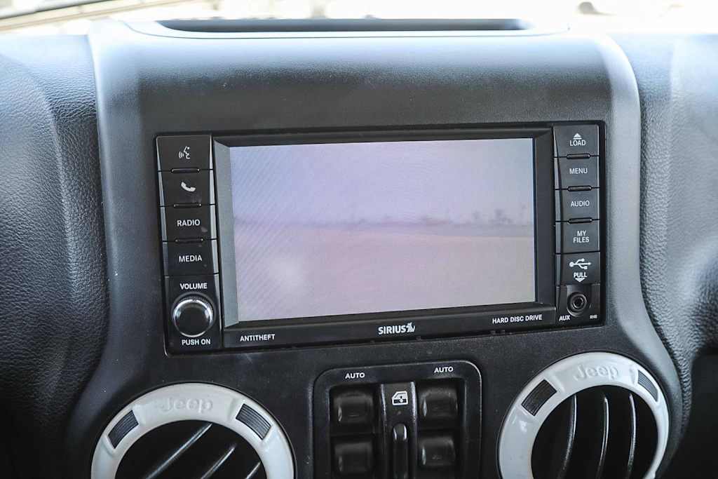 Thumbnail: 2015 Jeep Wrangler - 24