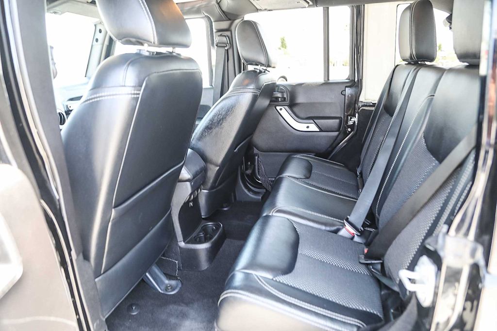 Thumbnail: 2015 Jeep Wrangler - 11