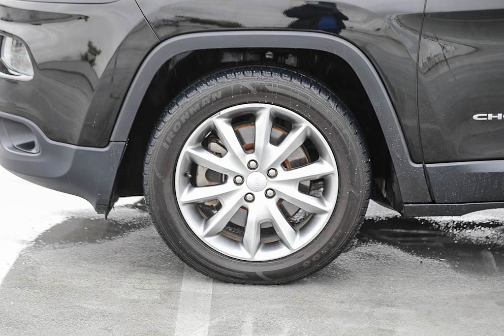Thumbnail: 2018 Jeep Cherokee - 6