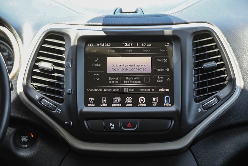 Thumbnail: 2018 Jeep Cherokee - 13