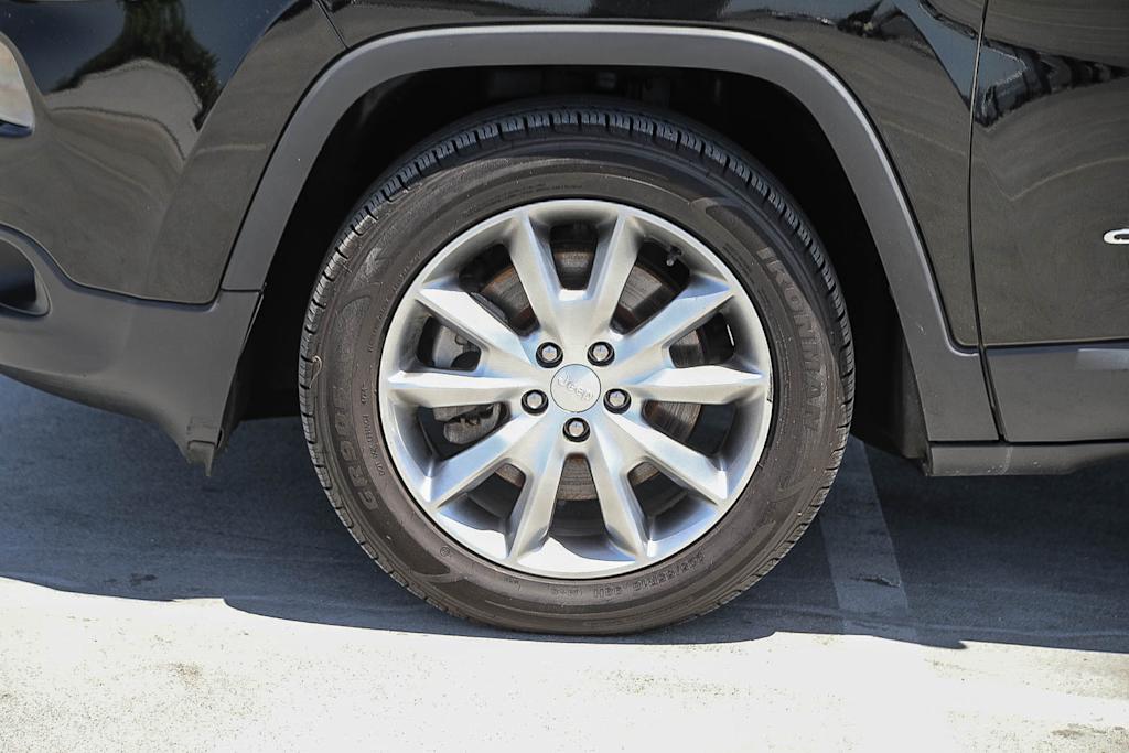 Thumbnail: 2018 Jeep Cherokee - 6