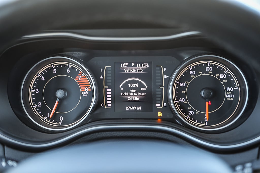 Thumbnail: 2021 Jeep Cherokee - 14