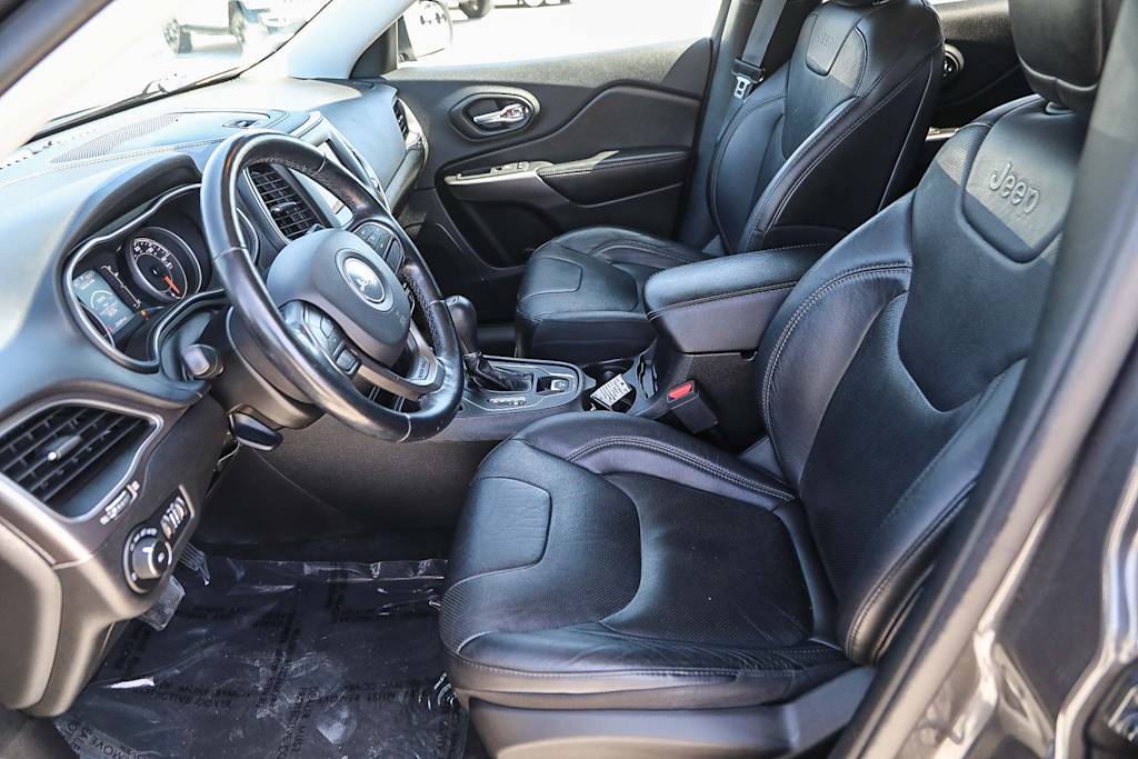 Thumbnail: 2021 Jeep Cherokee - 10