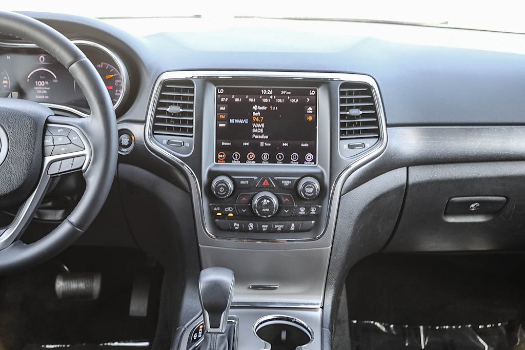 Thumbnail: 2018 Jeep Grand Cherokee - 8