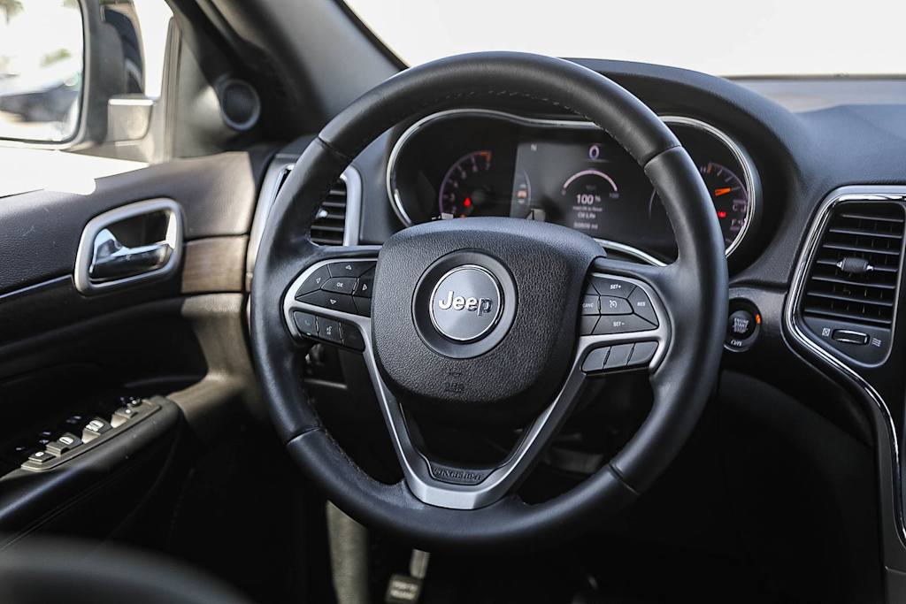 Thumbnail: 2018 Jeep Grand Cherokee - 12