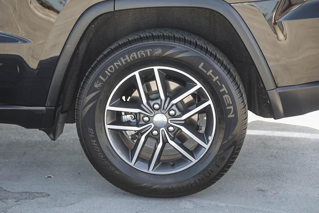 Thumbnail: 2018 Jeep Grand Cherokee - 21