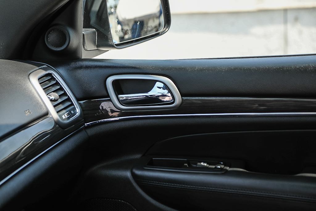 Thumbnail: 2018 Jeep Grand Cherokee - 23