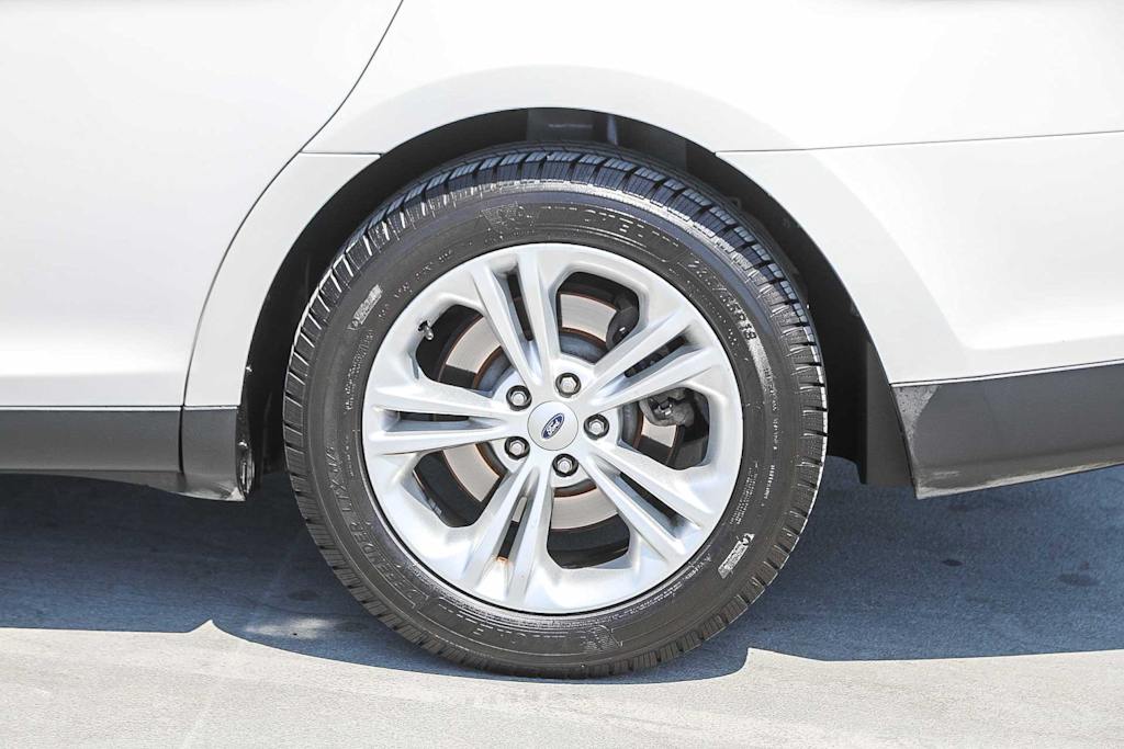 Thumbnail: 2013 Ford Taurus - 21
