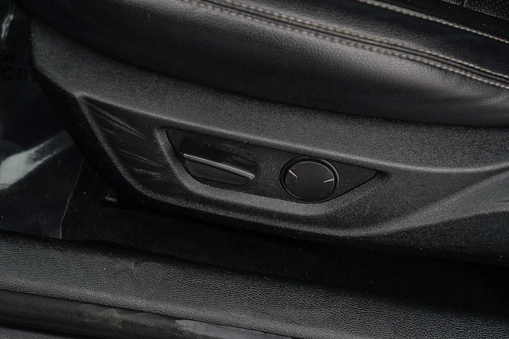 Thumbnail: 2022 Ford Mustang - 27