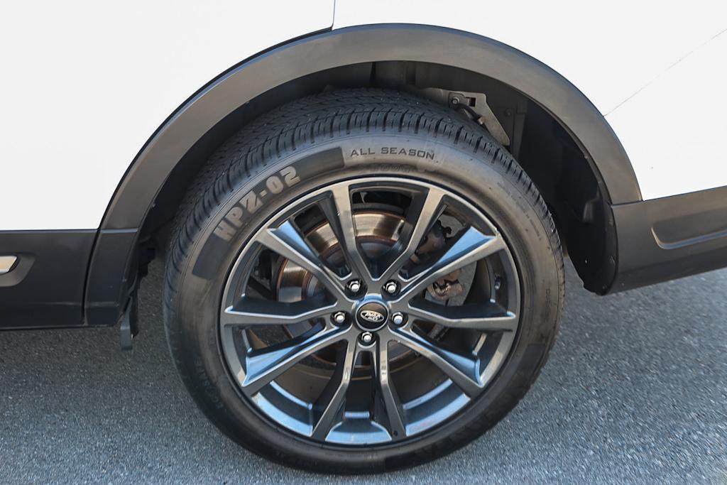 Thumbnail: 2018 Ford Explorer - 16