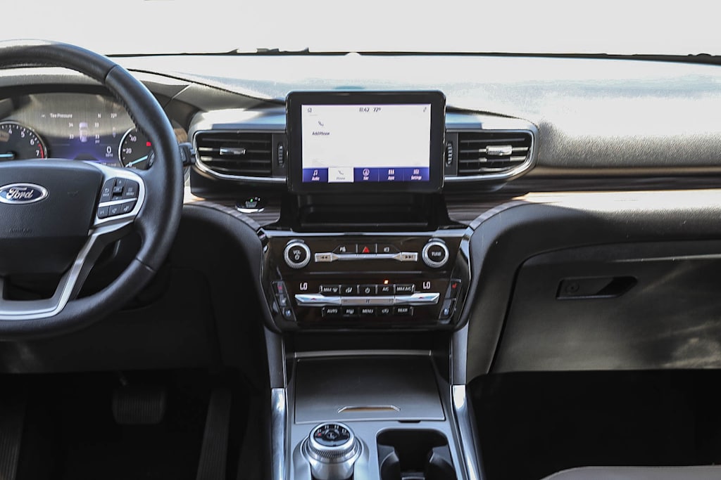 Thumbnail: 2021 Ford Explorer - 8
