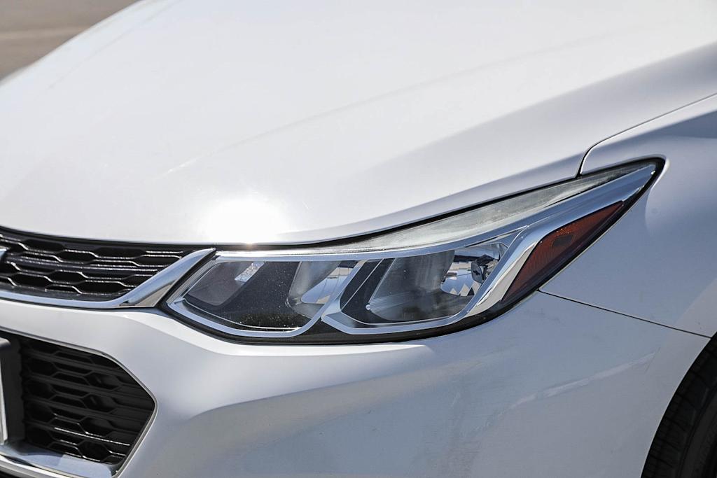 Thumbnail: 2018 Chevrolet Cruze - 19