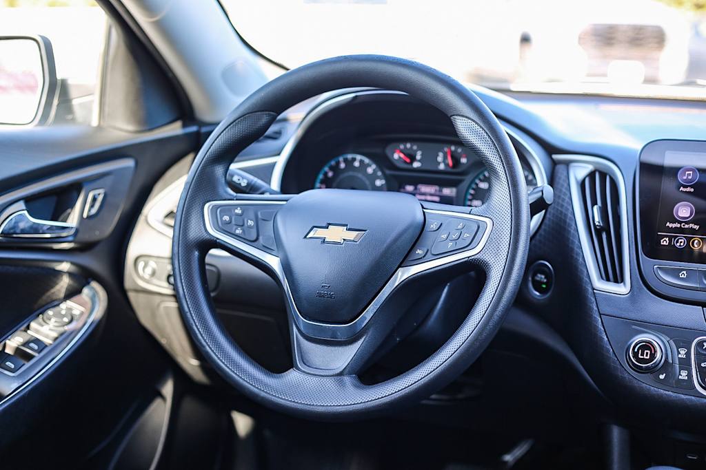Thumbnail: 2022 Chevrolet Malibu - 8