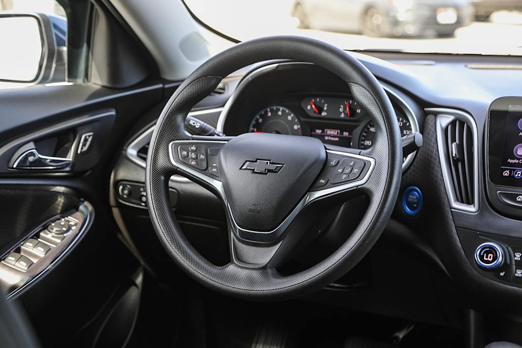 Thumbnail: 2022 Chevrolet Malibu - 12