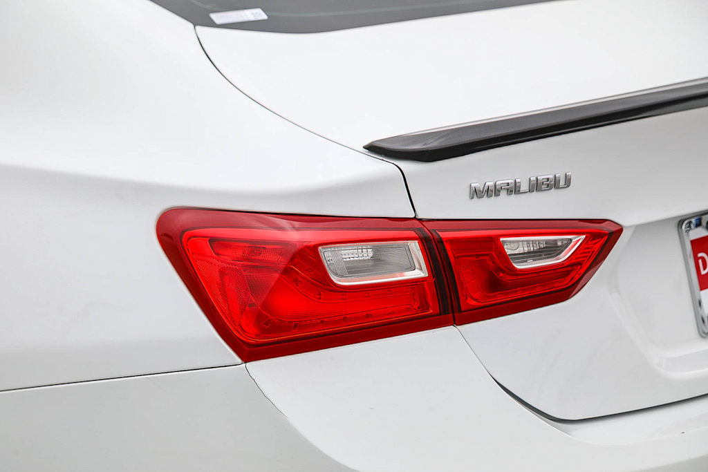 Thumbnail: 2018 Chevrolet Malibu - 20
