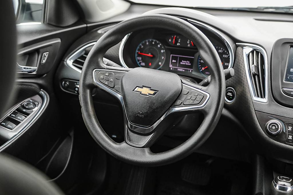 Thumbnail: 2018 Chevrolet Malibu - 12