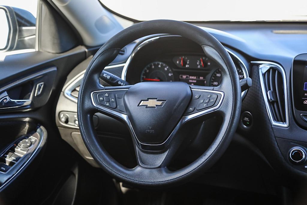 Thumbnail: 2021 Chevrolet Malibu - 8