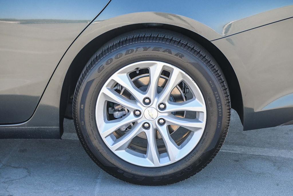 Thumbnail: 2017 Chevrolet Malibu - 22