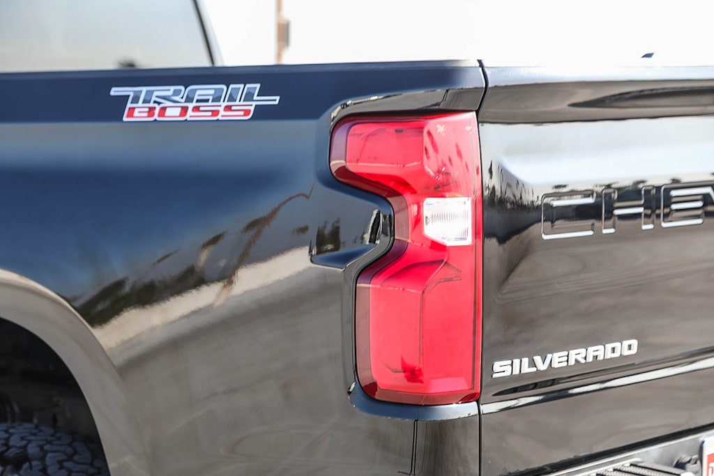 Thumbnail: 2020 Chevrolet Silverado 1500 - 19