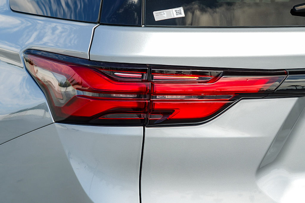 Thumbnail: 2022 Chevrolet Traverse - 20