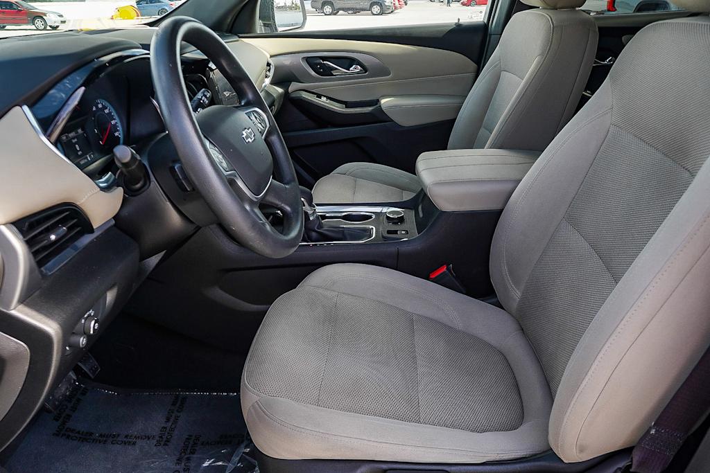 Thumbnail: 2022 Chevrolet Traverse - 11