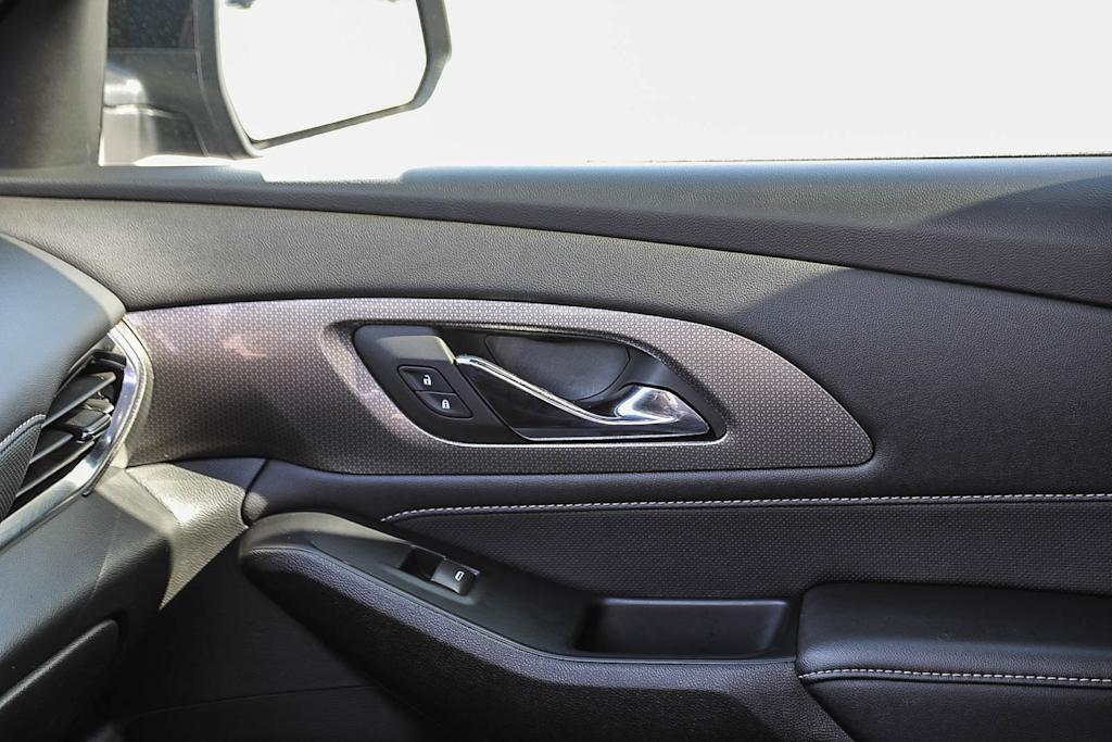 Thumbnail: 2023 Chevrolet Traverse - 24