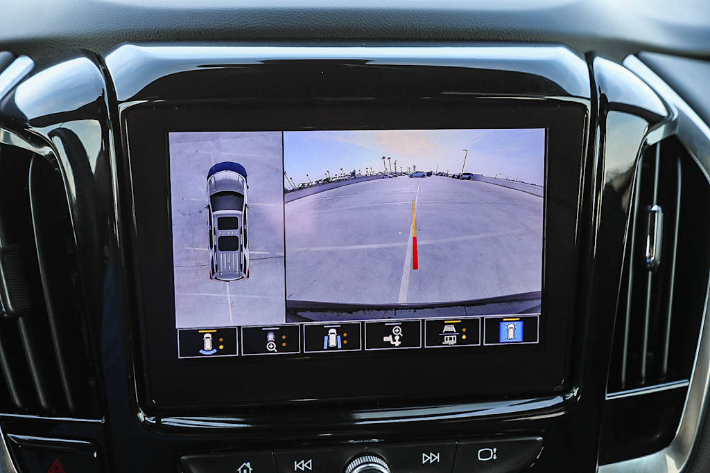 Thumbnail: 2023 Chevrolet Traverse - 25