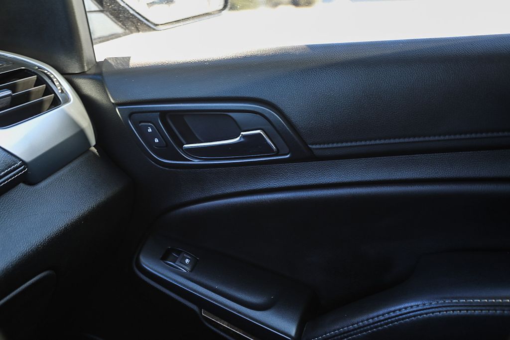 Thumbnail: 2019 Chevrolet Suburban - 25