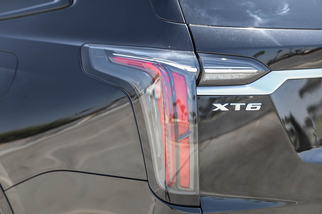 Thumbnail: 2020 Cadillac XT6 - 20