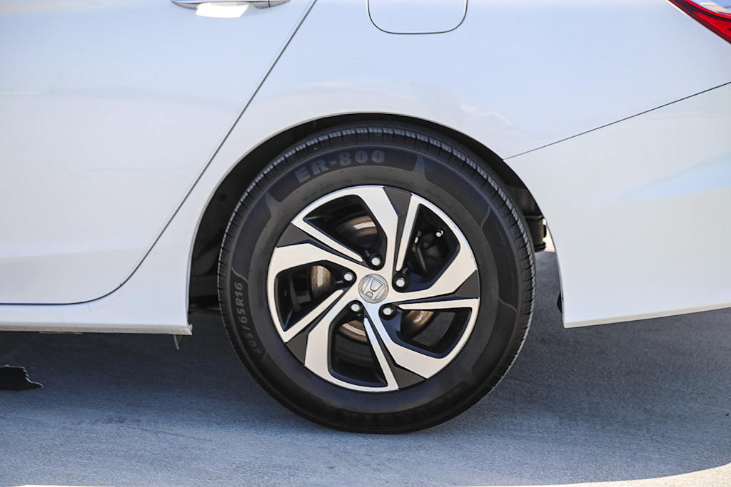 Thumbnail: 2016 Honda Accord - 19