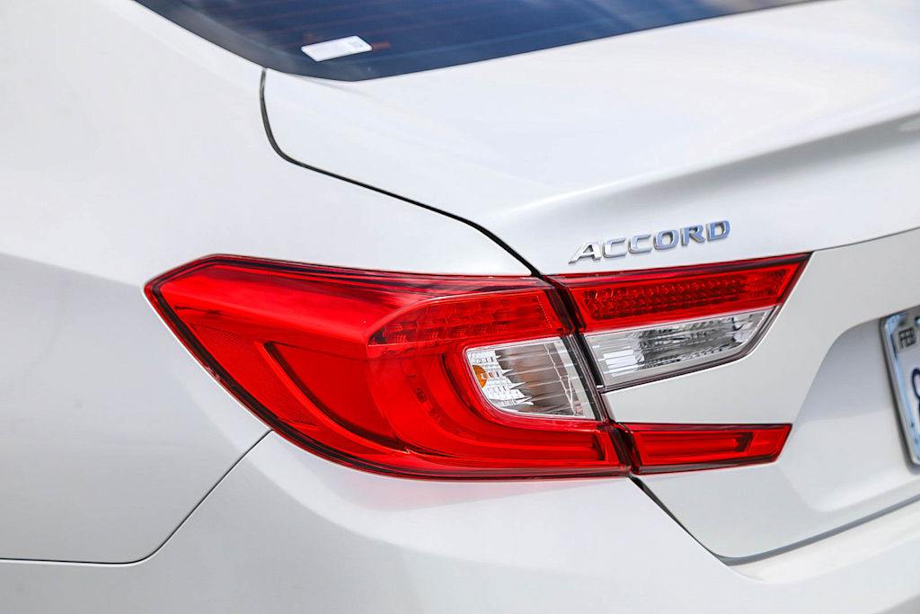 Thumbnail: 2019 Honda Accord - 18
