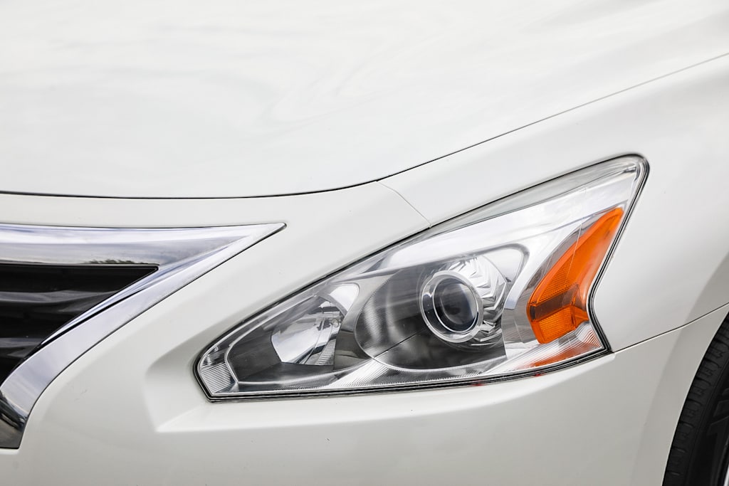 Thumbnail: 2015 Nissan Altima - 19