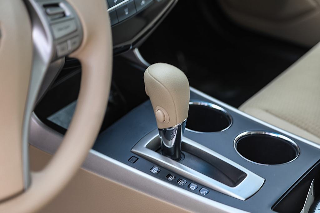 Thumbnail: 2015 Nissan Altima - 14