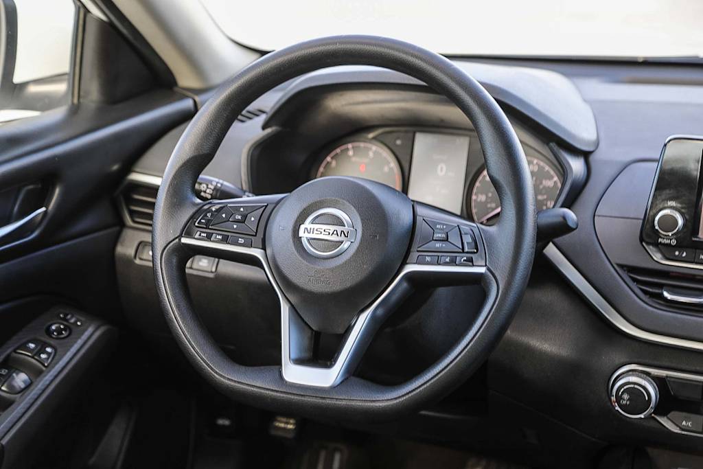 Thumbnail: 2022 Nissan Altima - 12