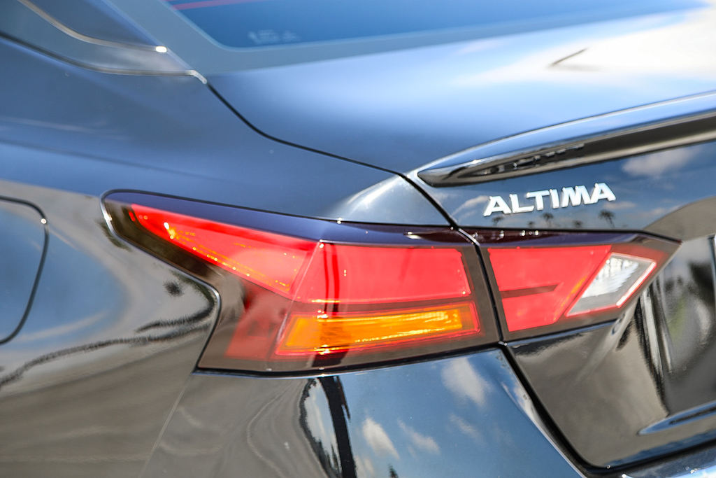 Thumbnail: 2022 Nissan Altima - 20