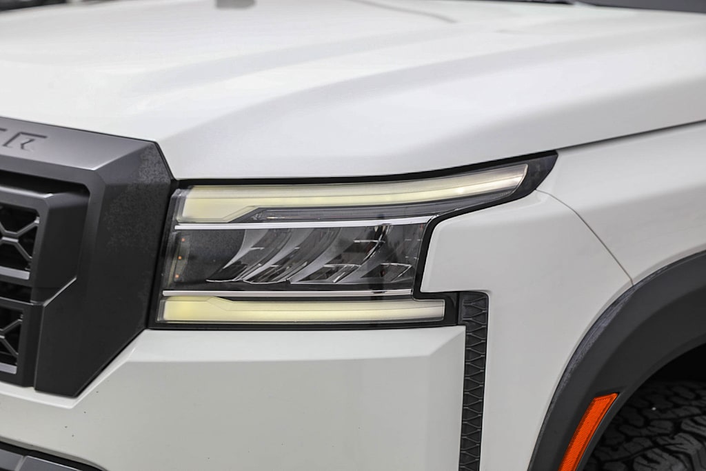 Thumbnail: 2022 Nissan Frontier - 18