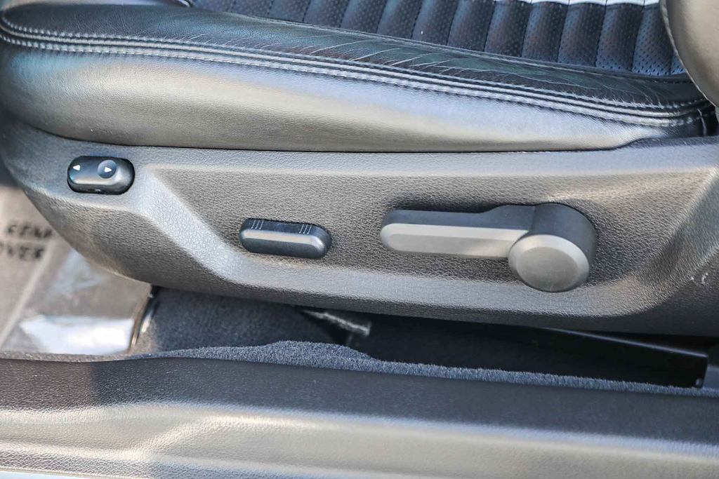 Thumbnail: 2010 Ford Mustang - 24