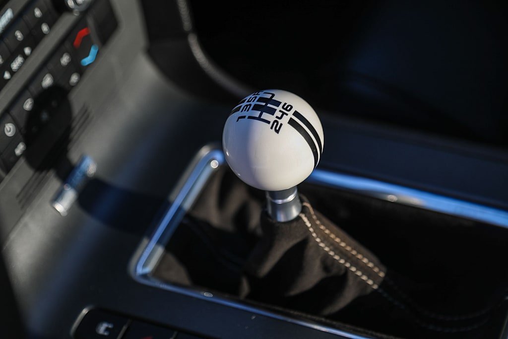 Thumbnail: 2010 Ford Mustang - 14