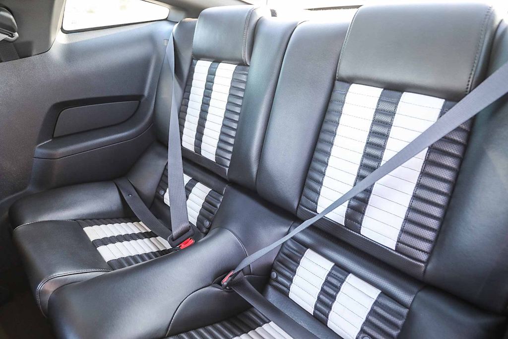 Thumbnail: 2010 Ford Mustang - 11