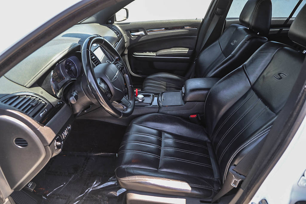 Thumbnail: 2018 Chrysler 300 - 10
