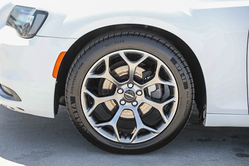 Thumbnail: 2018 Chrysler 300 - 6