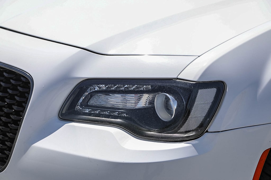 Thumbnail: 2018 Chrysler 300 - 19