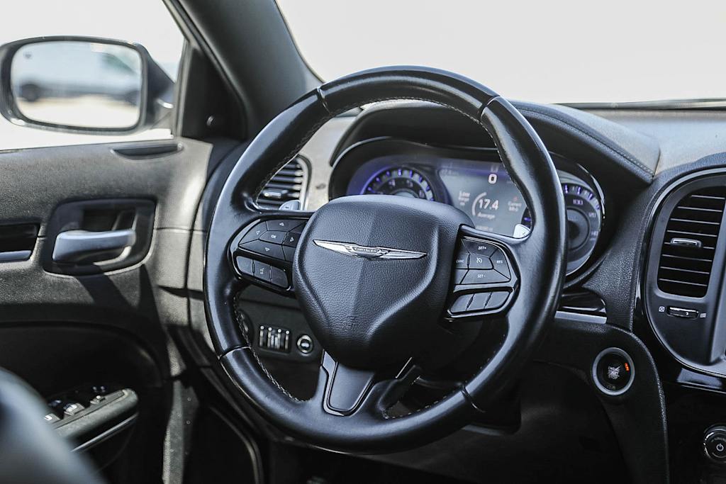 Thumbnail: 2018 Chrysler 300 - 12