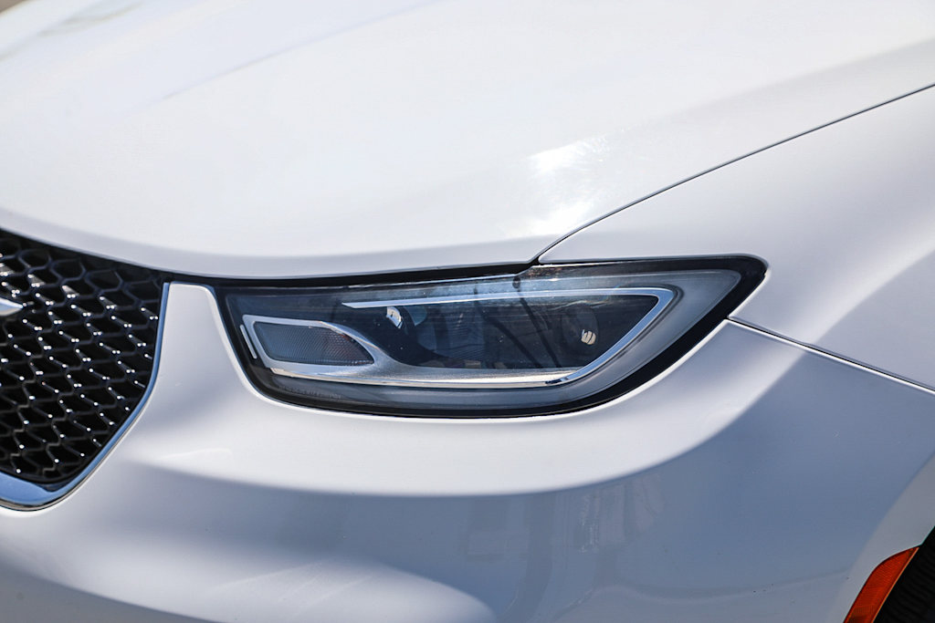 Thumbnail: 2022 Chrysler Pacifica - 17
