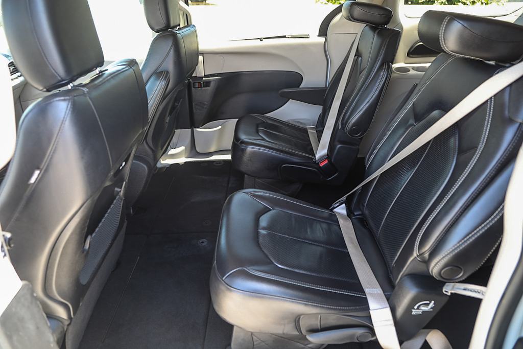 Thumbnail: 2022 Chrysler Pacifica - 11