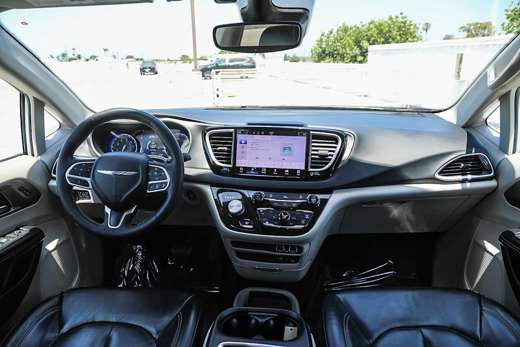 Thumbnail: 2022 Chrysler Pacifica - 2