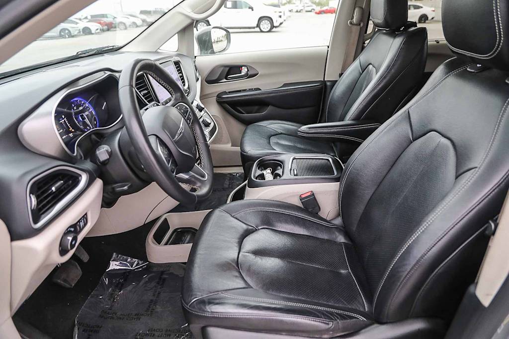 Thumbnail: 2022 Chrysler Pacifica - 10