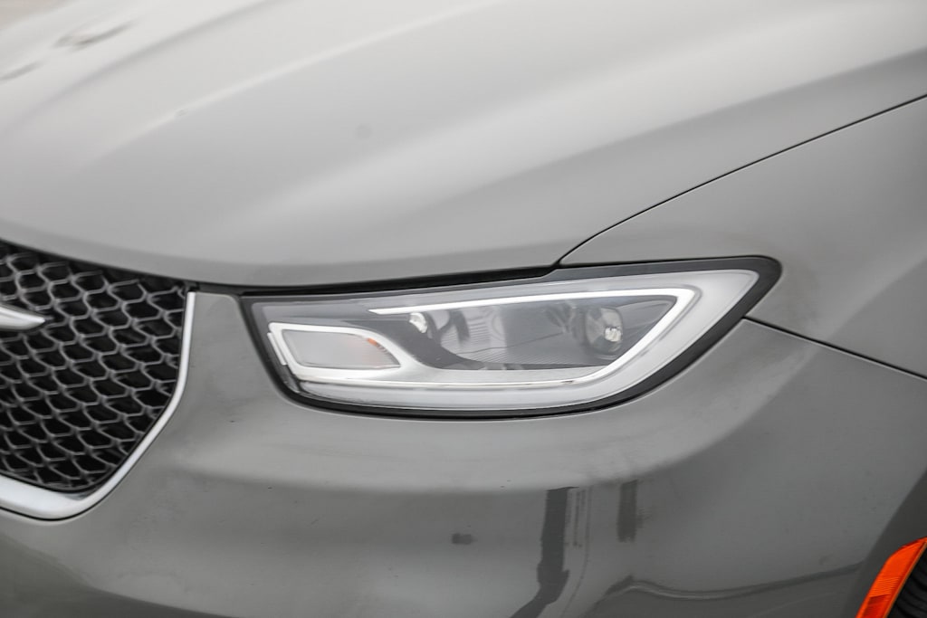 Thumbnail: 2022 Chrysler Pacifica - 17