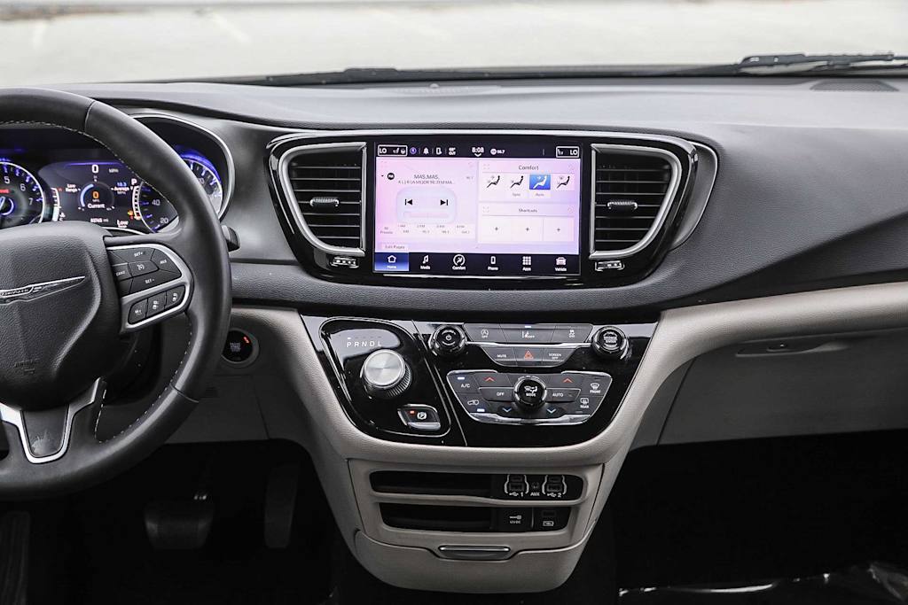 Thumbnail: 2022 Chrysler Pacifica - 12