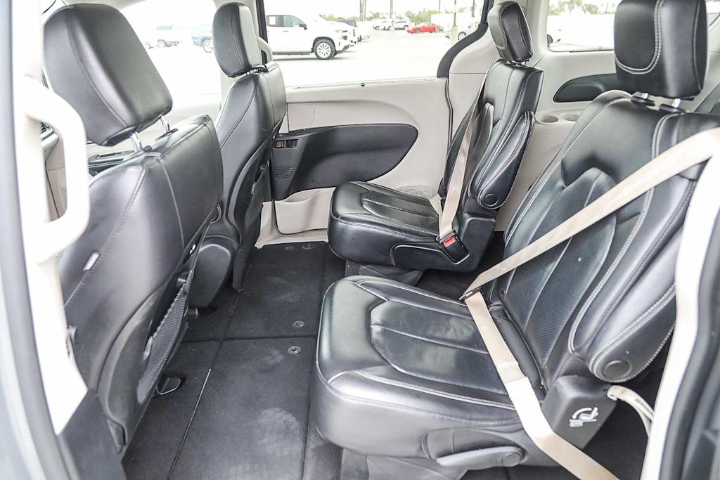 Thumbnail: 2022 Chrysler Pacifica - 11